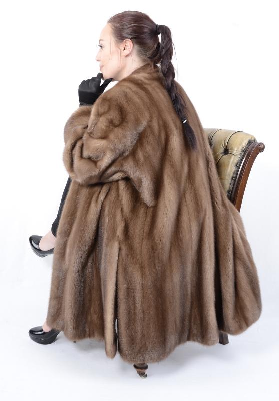 US1019 BIG ROYAL SAGA MINK FUR COAT FULL LENGTH FEMALES NERZMANTEL XL