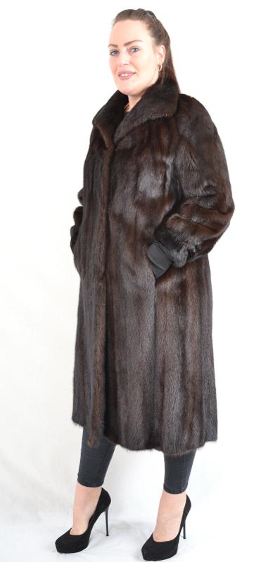SAGA MINK FULL SKINS Superb Quality Ranched Mink Coat Jacket